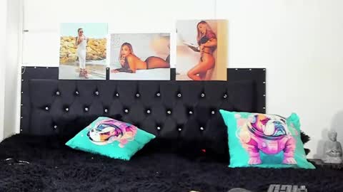 Snapshot of doll_celeste19 chatting on 01/19/25, 04:14 C E L E S T E online show from 01/19/25, 04:14