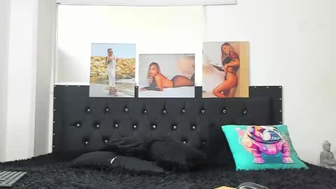 Snapshot of doll_celeste19 chatting on 02/14/25, 07:02 C E L E S T E online show from 02/14/25, 07:02