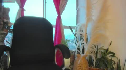 Snapshot of doll_celeste19 chatting on 05/28/26, 11:13 C E L E S T E online show from 05/28/26, 11:13