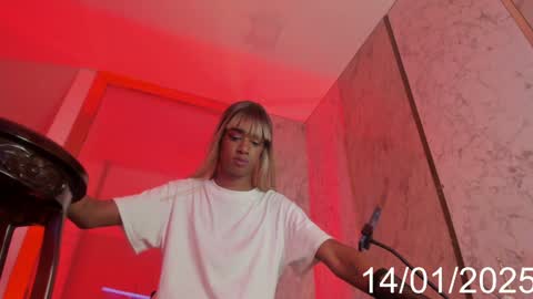 ISA DOLL online show from 01/14/25, 08:31