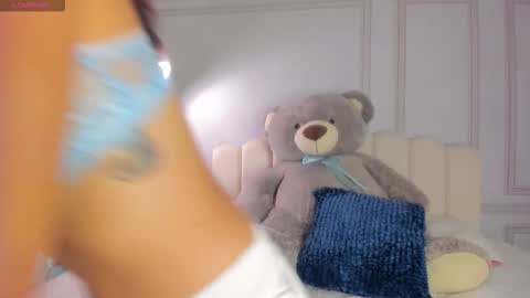 Snapshot of doll_meyleer22 chatting on 10/20/25, 11:32 doll_meyleer22 online show from 10/20/25, 11:32