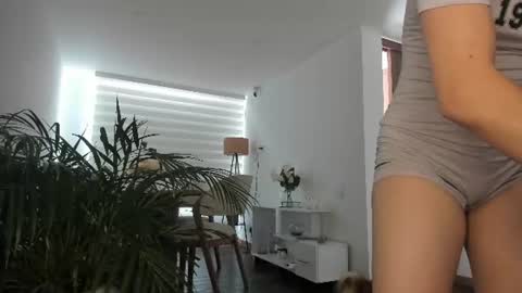 Snapshot of doll_oriana chatting on 06/19/26, 09:07 doll_oriana online show from 06/19/26, 09:07