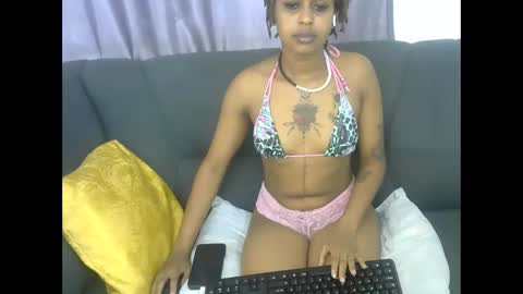 Snapshot of doll_starr chatting on 01/21/25, 10:30 doll_starr online show from 01/21/25, 10:30