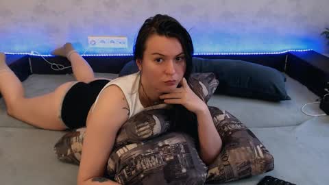 Jade online show from 06/08/26, 04:24