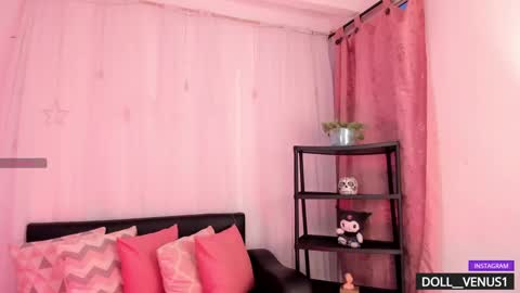 Roxana  independent model can you help me reach 100 hands up uwu online show from 01/25/25, 11:22