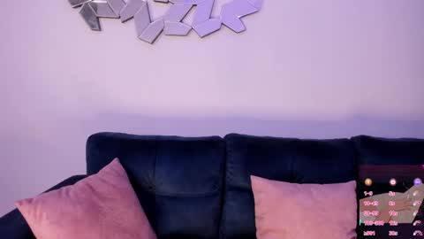 Roxana  independent model can you help me reach 100 hands up uwu online show from 09/19/25, 12:34