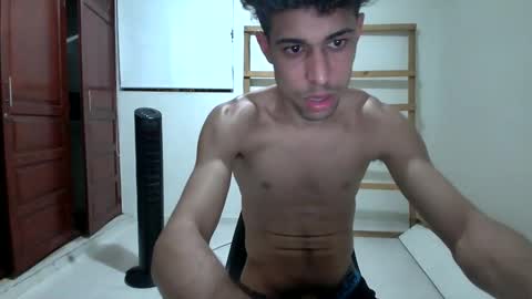 Snapshot of dollarhot30 chatting on 12/20/24, 05:36 DollarHot30 online show from 12/20/24, 05:36