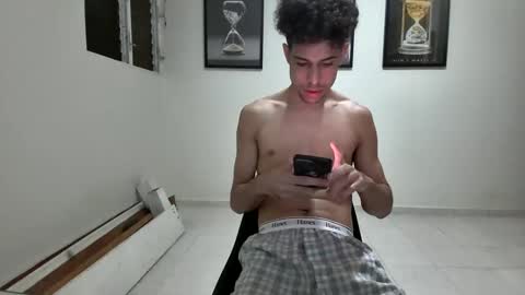 Snapshot of dollarhot30 chatting on 01/23/25, 09:18 DollarHot30 online show from 01/23/25, 09:18