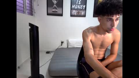 Snapshot of dollarhot30 chatting on 10/20/25, 10:27 DollarHot30 online show from 10/20/25, 10:27