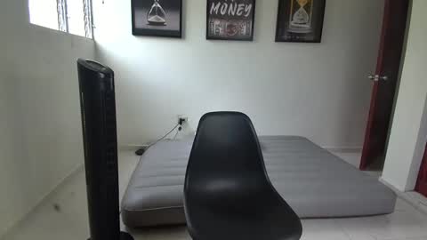 Snapshot of dollarhot30 chatting on 10/28/25, 08:55 DollarHot30 online show from 10/28/25, 08:55