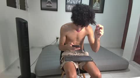 Snapshot of dollarhot30 chatting on 10/30/25, 06:59 DollarHot30 online show from 10/30/25, 06:59