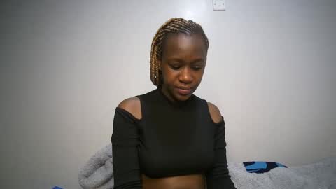 Snapshot of dollberry chatting on 12/13/24, 10:13 dollberry online show from 12/13/24, 10:13