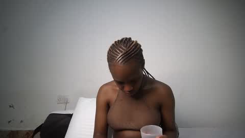 Snapshot of dollberry chatting on 12/26/24, 01:07 dollberry online show from 12/26/24, 01:07