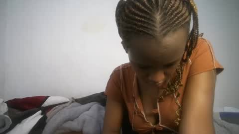 Snapshot of dollberry chatting on 02/12/25, 08:49 dollberry online show from 02/12/25, 08:49