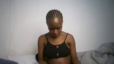 Snapshot of dollberry chatting on 02/18/25, 02:27 dollberry online show from 02/18/25, 02:27