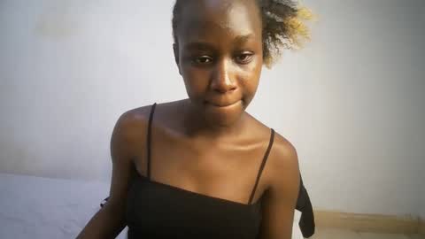 Snapshot of dollberry chatting on 03/04/25, 09:18 dollberry online show from 03/04/25, 09:18