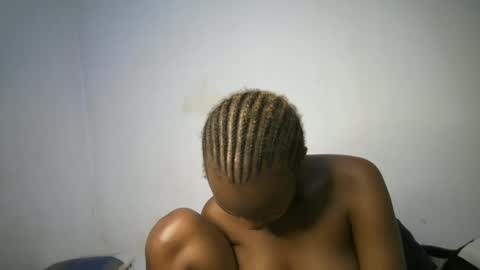 Snapshot of dollberry chatting on 03/11/25, 04:18 dollberry online show from 03/11/25, 04:18