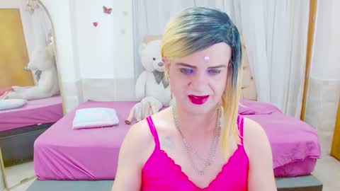 ilona online show from 12/22/25, 05:15