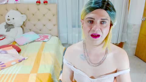 ilona online show from 05/19/26, 05:14