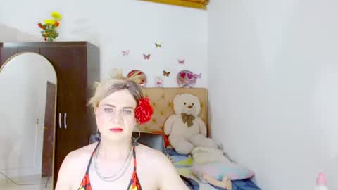 Snapshot of dolldirtyxxx1 chatting on 06/28/26, 06:14 ilona online show from 06/28/26, 06:14