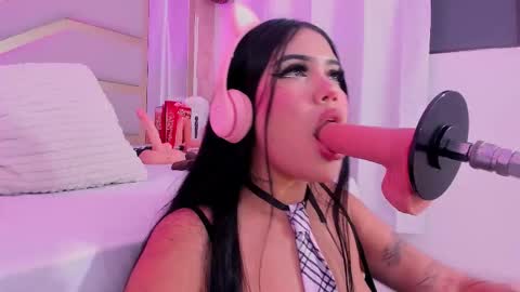 Snapshot of dollsweety chatting on 11/29/25, 02:14 Dollsweety online show from 11/29/25, 02:14