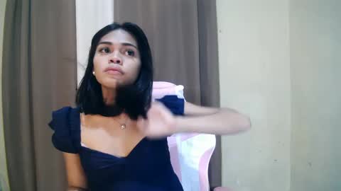 Snapshot of dolly_angel2 chatting on 01/07/25, 03:44 dolly_angel2 online show from 01/07/25, 03:44