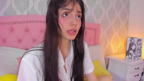 Snapshot of dolly_kitter chatting on 06/04/26, 12:33 dolly_kitter online show from 06/04/26, 12:33
