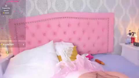 Snapshot of dolly_kitter chatting on 06/14/26, 11:45 dolly_kitter online show from 06/14/26, 11:45