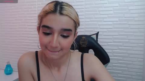 Snapshot of dolly_pocket chatting on 02/01/26, 01:09 Dolly pocket online show from 02/01/26, 01:09