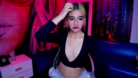 Snapshot of dolly_pocket chatting on 02/17/26, 08:59 Dolly pocket online show from 02/17/26, 08:59