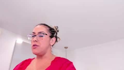 Snapshot of dolly_walker chatting on 06/21/26, 01:19 dolly walker online show from 06/21/26, 01:19