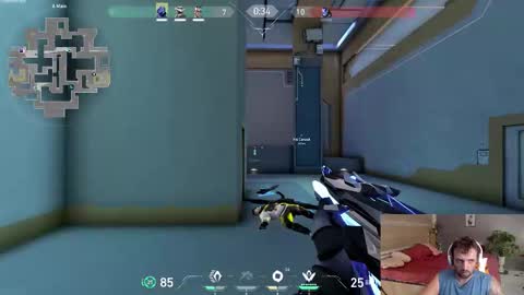 Snapshot of dollybm chatting on 09/11/25, 02:11 Phoebe Mike online show from 09/11/25, 02:11