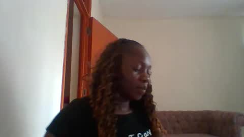 dollyvee online show from 05/04/26, 12:34