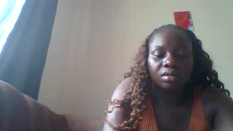 dollyvee online show from 05/05/26, 12:02