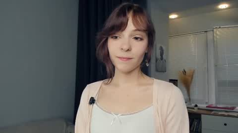 Snapshot of dolorespouche chatting on 07/28/26, 04:39 i am Alice online show from 07/28/26, 04:39