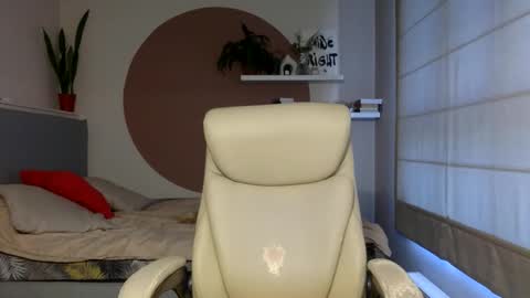 DOM MUMMY online show from 09/09/25, 06:35