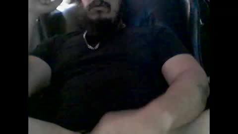 Snapshot of domanarchist chatting on 01/05/25, 10:40 Sullyboyx online show from 01/05/25, 10:40