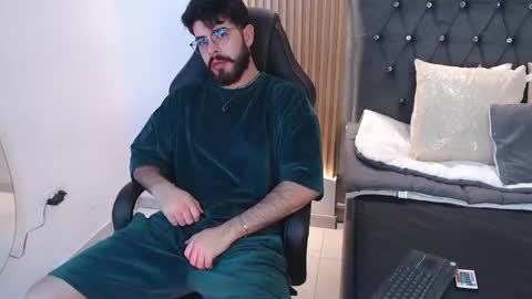 domboy  online show from 05/26/26, 08:49
