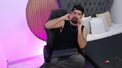domboy  online show from 05/27/26, 08:17