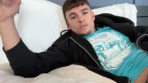 Snapshot of domd3 chatting on 12/15/25, 08:13 Dom online show from 12/15/25, 08:13