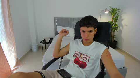 Snapshot of domi_master chatting on 02/14/25, 06:40 MASTER online show from 02/14/25, 06:40