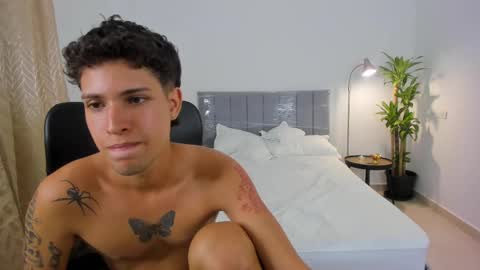 Snapshot of domi_master chatting on 02/18/25, 01:43 MASTER online show from 02/18/25, 01:43