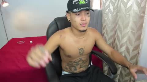 Snapshot of domi_master chatting on 09/26/25, 04:00 MASTER online show from 09/26/25, 04:00