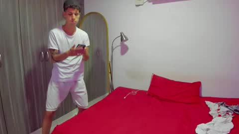 Snapshot of domi_master chatting on 10/06/25, 04:43 MASTER online show from 10/06/25, 04:43