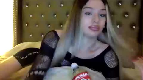 Snapshot of dominabrat chatting on 10/18/25, 06:26 Marissa Rae online show from 10/18/25, 06:26