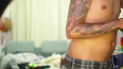 Snapshot of dominant_gay_xxx chatting on 06/03/26, 03:31 jjhoy online show from 06/03/26, 03:31