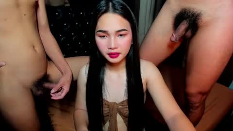 Snapshot of dominant_thea chatting on 04/10/26, 05:39 THEA online show from 04/10/26, 05:39
