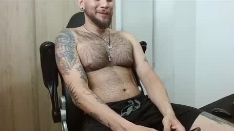 Logan - INDEPENDET MODEL online show from 07/01/26, 12:23