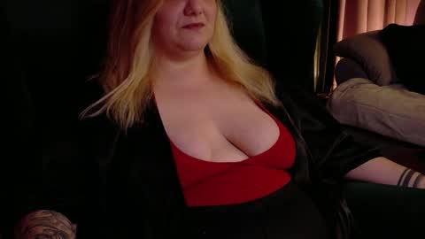 Snapshot of dominasadique chatting on 05/07/26, 09:20 SADE online show from 05/07/26, 09:20