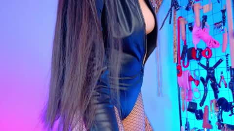 Snapshot of dominateddesires_bdsm chatting on 09/22/25, 11:34 Afrodita and Chanel online show from 09/22/25, 11:34